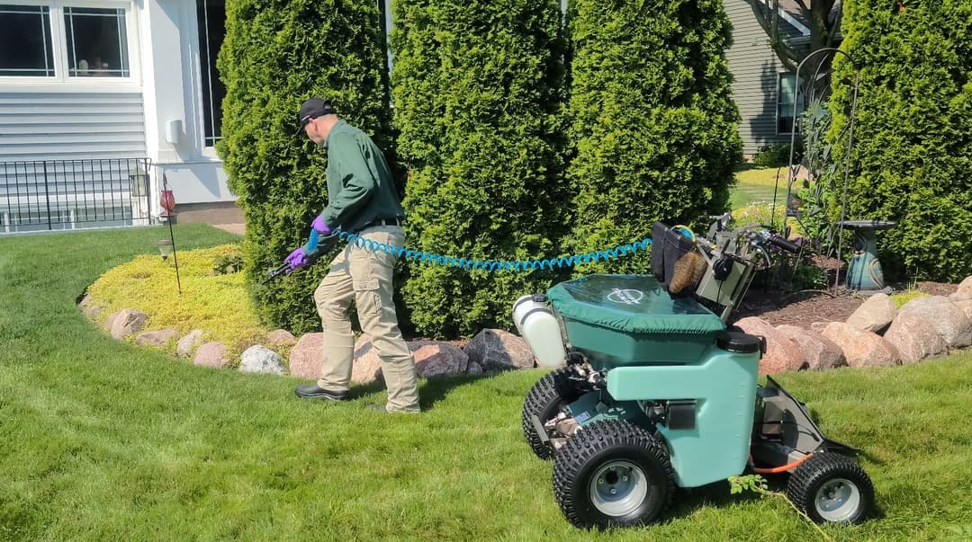 Electric vs. Gas : Which Is Better for Commercial Lawn Care Routes?